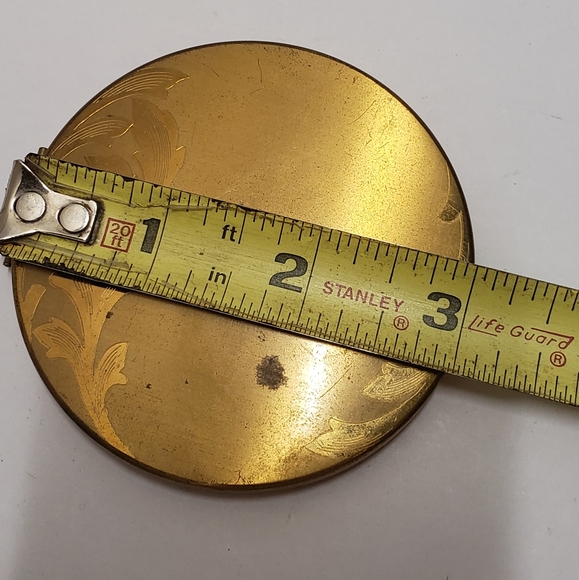 Vintage Elgin American Etched Compact - Picture 2 of 10